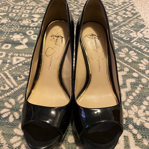 Jessica Simpson heels - Picture 2 of 4